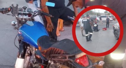 Motociclista se estrella brutalmente contra auto en la colonia Pancho Villa; lo mandan al hospital