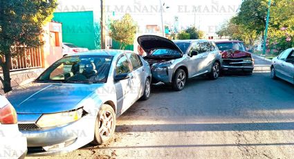 Triple choque cerca de la Iglesia de San Judas; Diego impacta dos vehículos con su Silverado