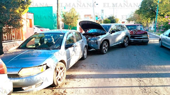 Triple choque cerca de la Iglesia de San Judas; Diego impacta dos vehículos con su Silverado