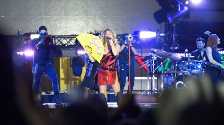 María José gritó ¡Viva México! junto a 30 mil neolaredenses; fue una noche de fiesta popular