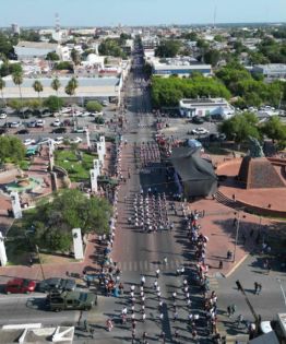 Nuevo Laredo celebra el desfile conmemorativo por el 215 Aniversario de la Independencia