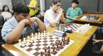 Ajedrecistas muestran sus mejores movimientos en importante certamen