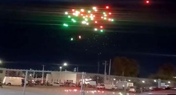Espectáculo de drones decepciona en Piedras Negras; aparatos chocaron por los aires | VIDEO