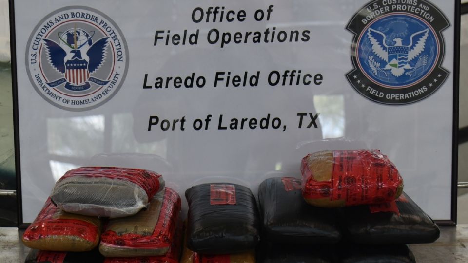 Mexicano es detenido en medio de los dos Laredos