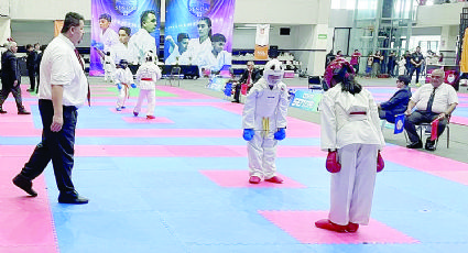 Karatecas de APDAO de Nuevo Laredo se cuelgan 30 medallas