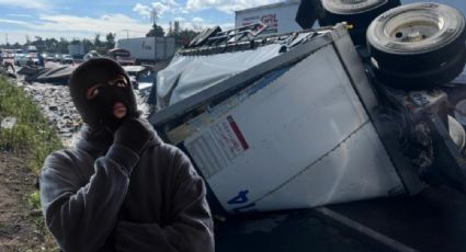 Se vuelca tráiler lleno de cerveza en carretera; pobladores lo saquean en minutos | VIDEO