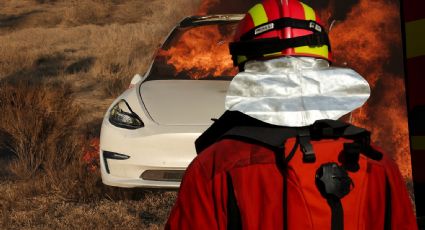 Hombre y sus dos hijos mueren calcinados en su Tesla; rescatistas no pudieron abrir las puertas