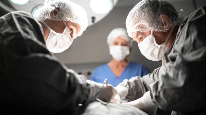 Menor de 14 años se sometió a una cirugía estética y murió; su padre denuncia negligencia