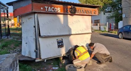 Nuevo Laredo: cafre se estrella en puesto de tacos 'El Mañana'; dejó sin almuerzo a clientes