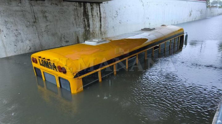 Trabajadores en Nuevo Laredo quedan atrapados en paso de desnivel Anáhuac