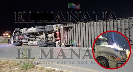 Milagro en la Rotonda del Conejo; tráiler vuelca aparatosamente y chofer sale ileso