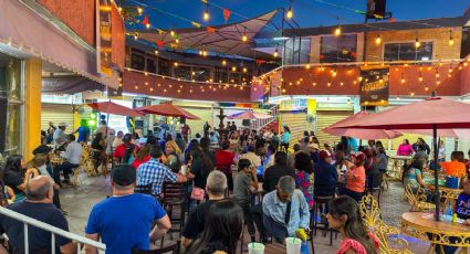 Dirección de Turismo realiza la quinta jornada del concurso karaoke en el 'Mercadito'