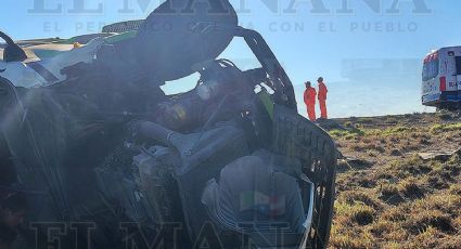Trailero vuelca brutalmente en la autopista Nuevo Laredo-Monterrey; así quedó la pesada unidad