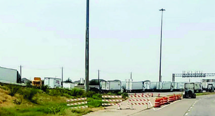 Por pruebas, largas filas en Puente 3; operadores denuncian caos en revisiones