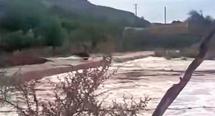 Familia es arrastrada por arroyo crecido; no han logrado encontrar a ninguno de sus integrantes