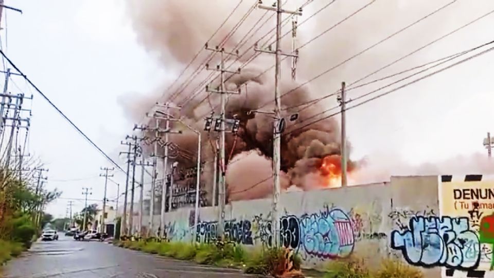 El humo y las llamas se podían apreciar a decenas de kilómetros a la redonda.
