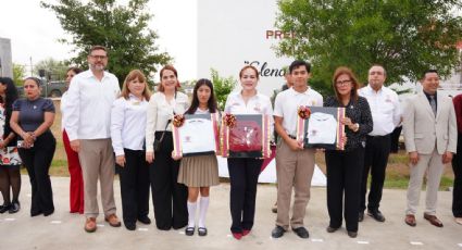 Entrega Carmen Lilia Canturosas más de 9 mil uniformes a estudiantes de prepas municipales