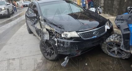 ¡Chuza!: conductor acelerado se lleva de encuentro a RZR, 2 motos y una camioneta en Nuevo Laredo