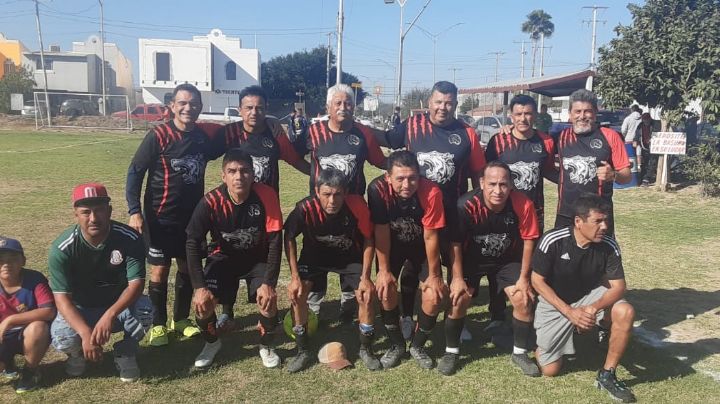 Lobos Negros da golpe de autoridad en Liga Independiente Colosso Veteranos