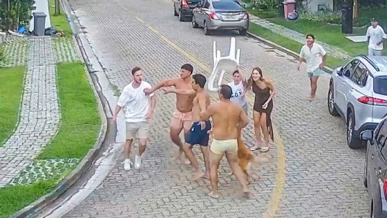 Famosos futbolistas protagonizan pelea callejera en condominio de lujo | VIDEO