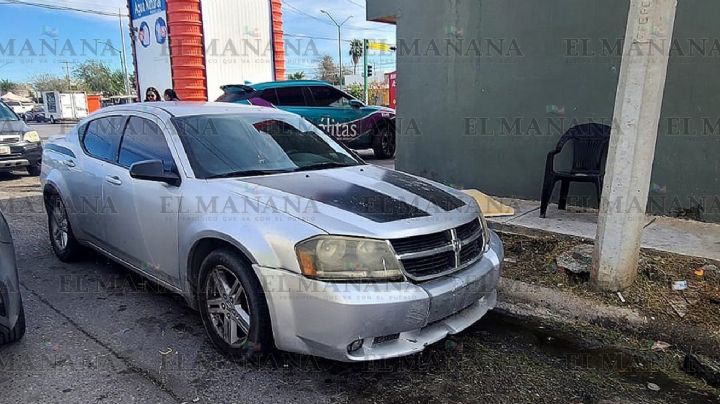 Juan Carlos invade carril y provoca choque frontal en Nuevo Laredo; impacto deja daños materiales