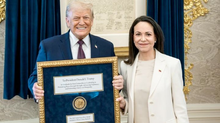 Corina Machado entrega su Nobel de la Paz a Donald Trump en su reunión en la Casa Blanca