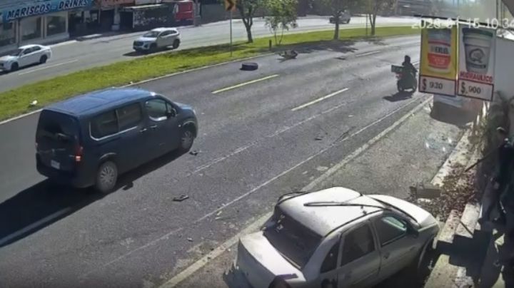 Abuelito derrapa su camioneta, gira sin control y causa choque múltiple cerca de la presa La Boca | VIDEO