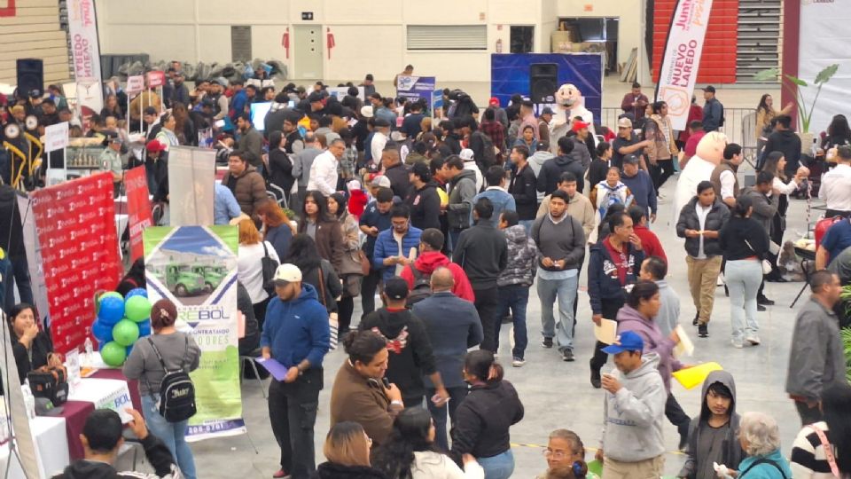 Más de 4 mil personas hicieron fila para ingresar.