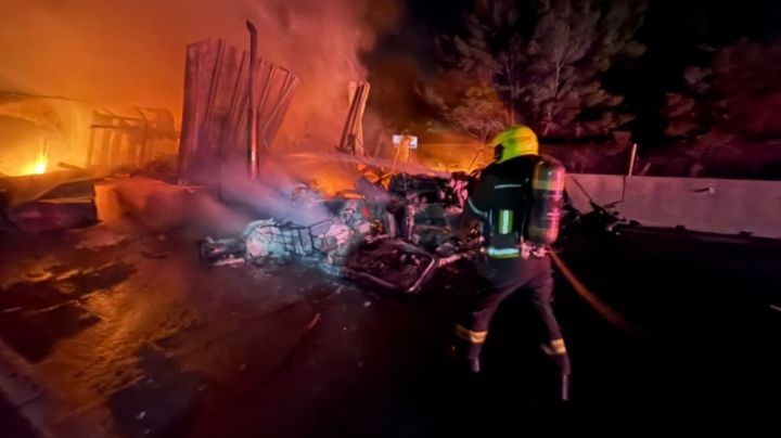 Choque frontal entre tráileres desata incendio en la Carretera 57; así escaparon los conductores | VIDEO