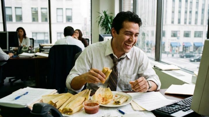 LFT: ¿trabajas el 2 de febrero, asueto por el Día de la Constitución?; esto es lo que te deben pagar por ley