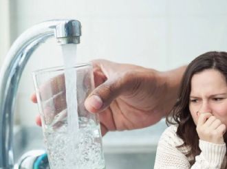 El truco casero más fácil para quitar el mal olor de tus vasos de cristal