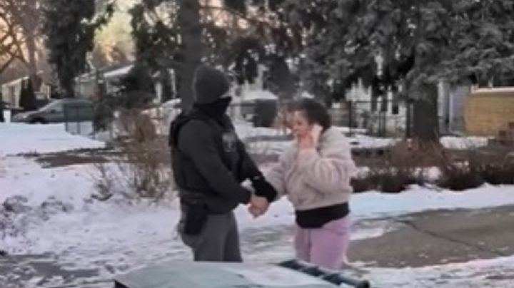 '¡Mis niños, por favor!': madre suplica a agentes migratorios de ICE que no la separen de sus hijos | VIDEO