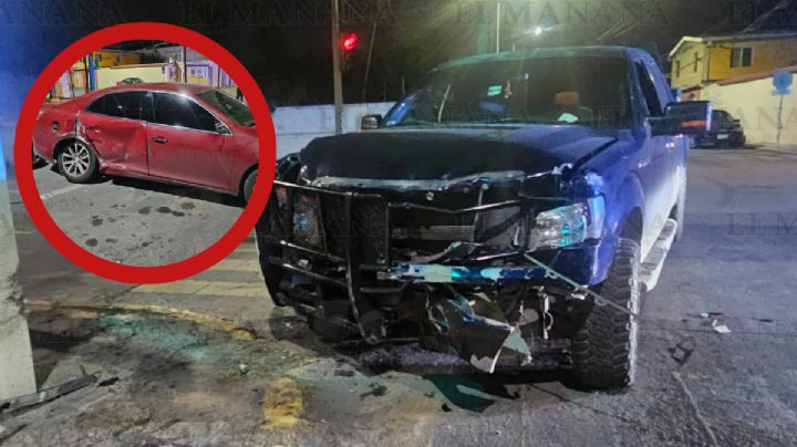 Flamante camioneta queda destrozada tras salvaje choque contra auto en Nuevo Laredo