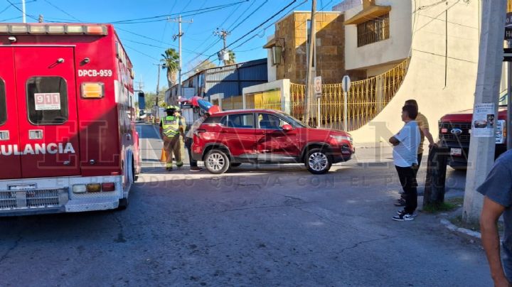 Dolores se pasó el alto 'por el arco del triunfo' y causó severo accidente en Avenida Niños Héroes