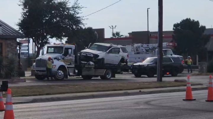 Mueren dos indocumentados en fatal volcadura en Laredo; eran perseguidos por DPS
