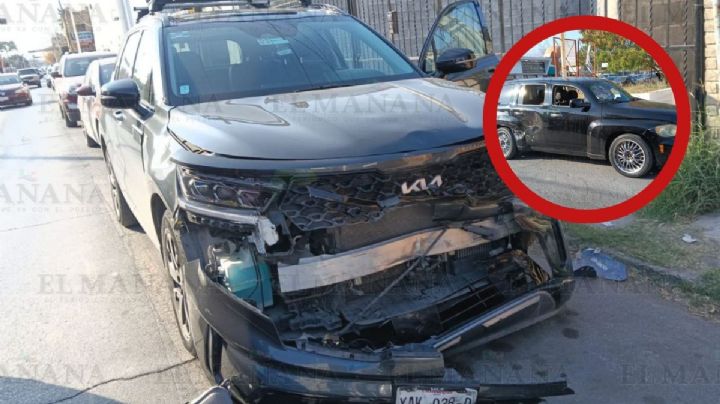 Violento choque en la Guerrero deja a camionetas destrozadas en Nuevo Laredo; una era de agencia