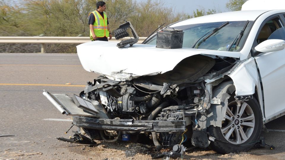 EL conductor logró librarla, pese a lo aparatoso del choque