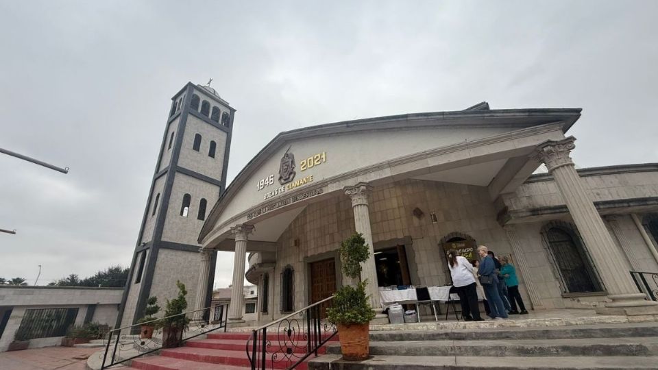 La iglesia Sagrados Corazones abrió sus puertas para el Miércoles de Ceniza.