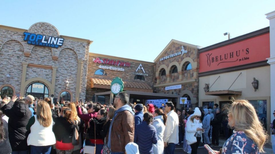 El evento de apertura en Plaza Times Square contó con la presencia de Poncho de Nigris