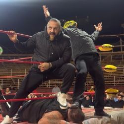 Noche de traición y caos en la Plaza de Toros; L.A. Park, Santo Jr. y Fresero Jr. ganan con polémica