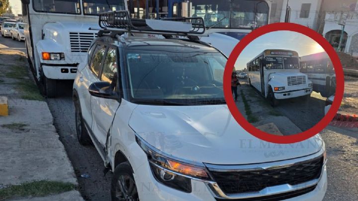 Camión urbano invade carril y se estampa con camioneta de abuelita en la Reforma; ¿hubo lesionados?