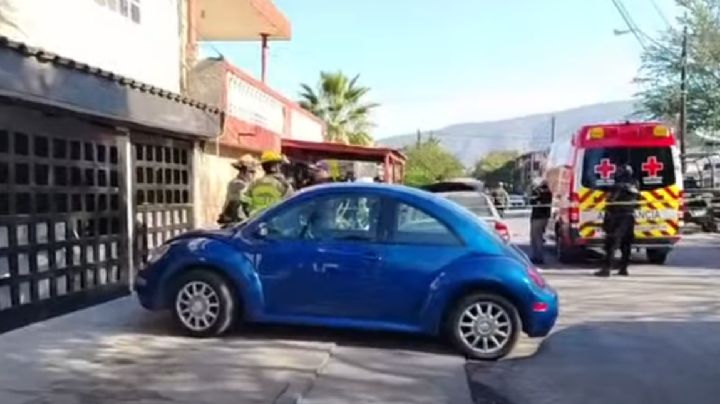 Hombre muere aplastado por su camioneta; estaba reparando el mueble