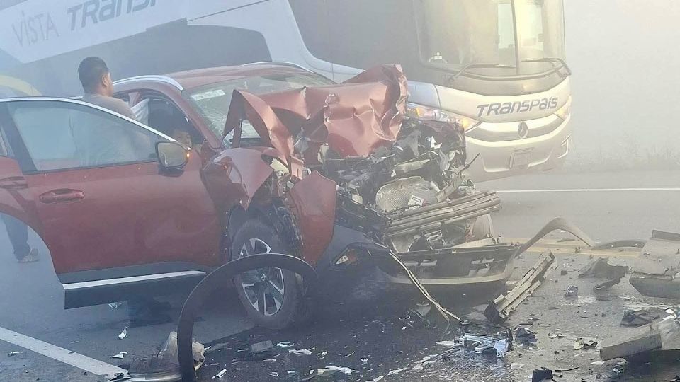 Neblina provoca aparatoso choque