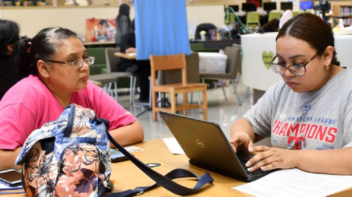 ¿Aún no haces tus impuestos? Estudiantes certificados del IRS te ayudan gratis