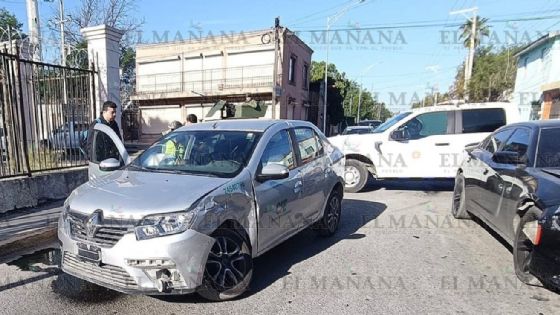 Mario se pasa alto y provoca fuerte choque en Nuevo Laredo; conductor terminó en el hospital