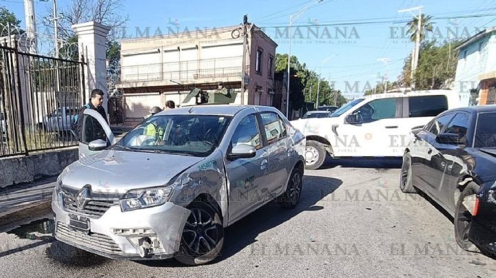 Fuerte accidente en avenida Corona y Doctor Mier; Mario se pasa el alto y provoca choque en Nuevo Laredo