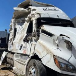 Trailero dormita, cae a barranco y muere aplastado por su propio tráiler en la carretera Tula–Victoria