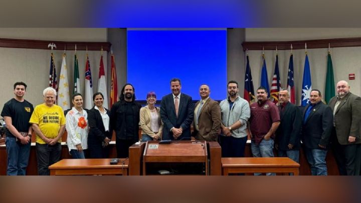 Autoridades de Laredo ordenan estudio sobre muro fronterizo y boyas; buscan conocer su impacto