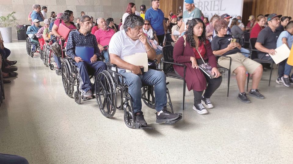 Llena, lució ayer Estación Palabra para el apoyo.