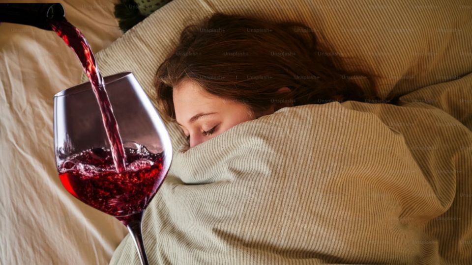 El alcohol puede interferir con las fases del sueño, incluido el REM.